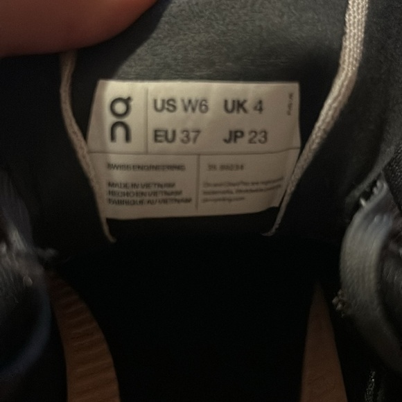 ON W CLOUDFLOW Size 6 - Picture 6 of 7